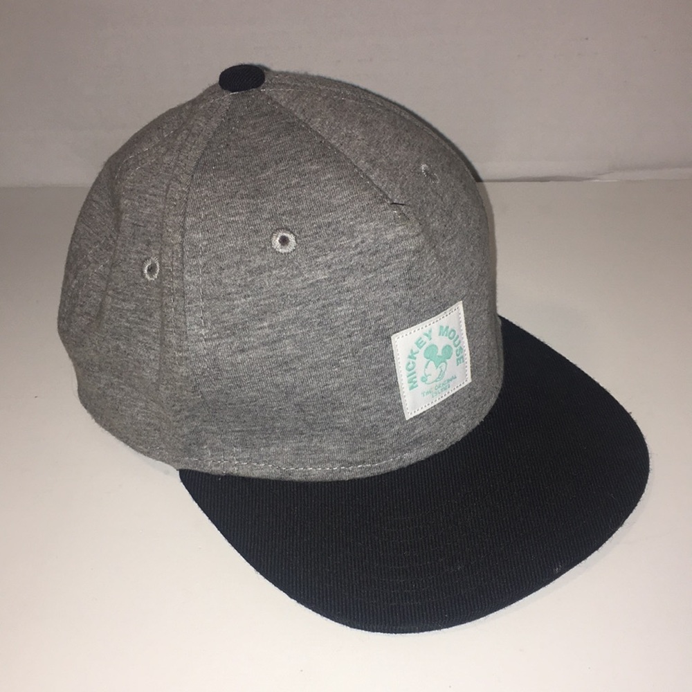 DISNEY COLLECTION MICKEY MOUSE NEFF STRAP BACK CAP ONE ADJUSTABLE.